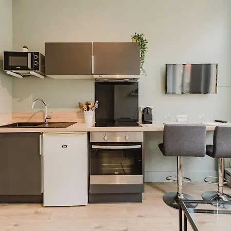 Centre - And Functional Ap. *